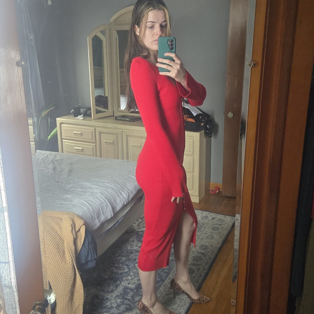 H&M Bell Sleeve Button-Front Red Knit Midi Dress - Picture 2 of 4